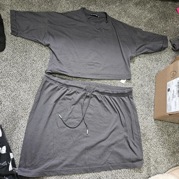 Grey pretty little thing 2 piece outfit - Picture 9 of 16